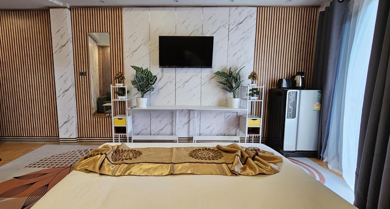 Xcess Residence Pattaya Buitenkant foto