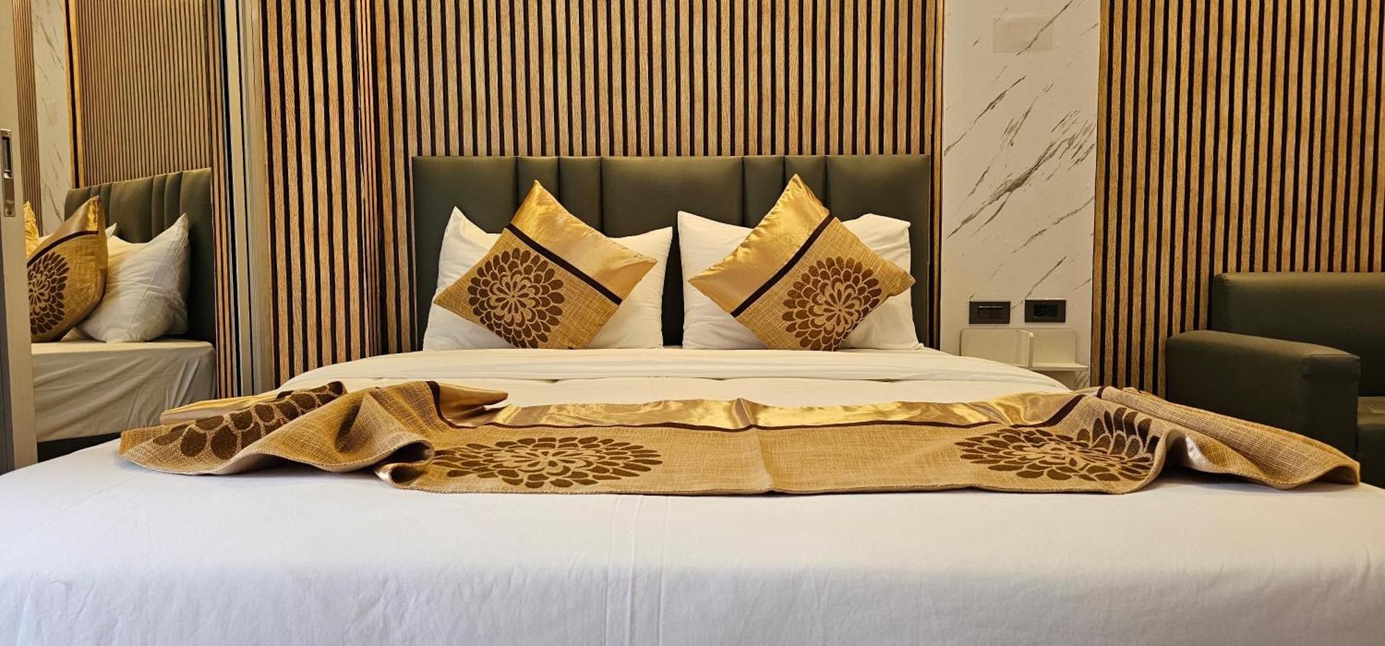 Xcess Residence Pattaya Buitenkant foto