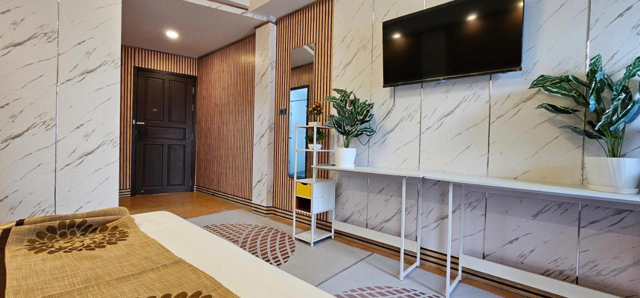 Xcess Residence Pattaya Buitenkant foto