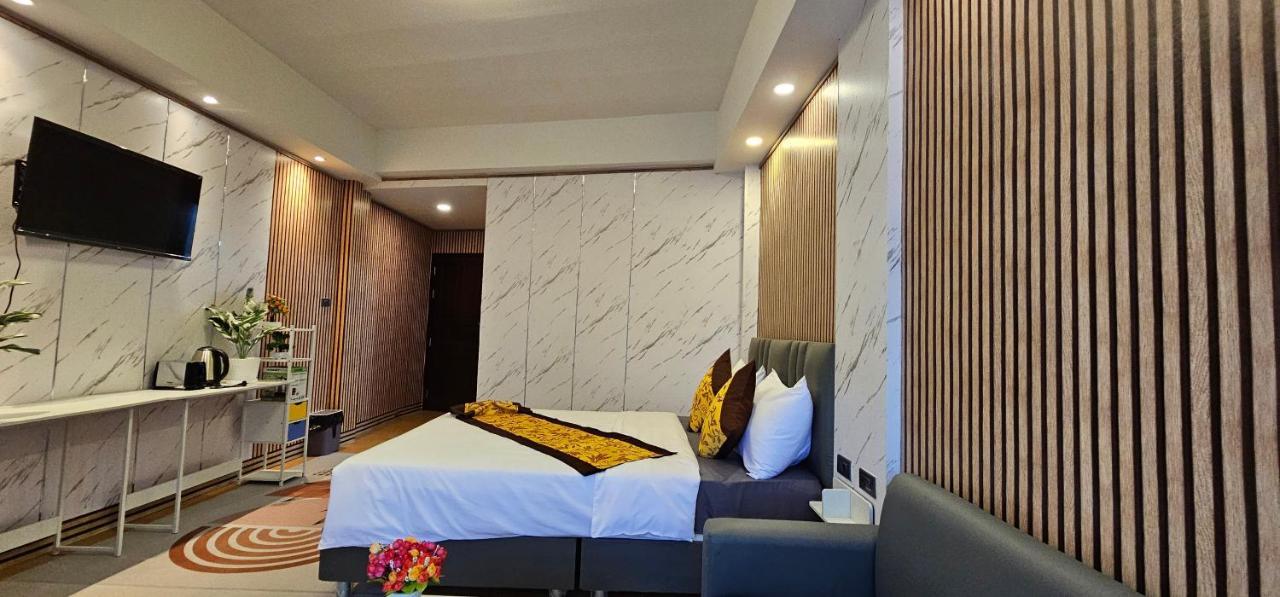 Xcess Residence Pattaya Buitenkant foto