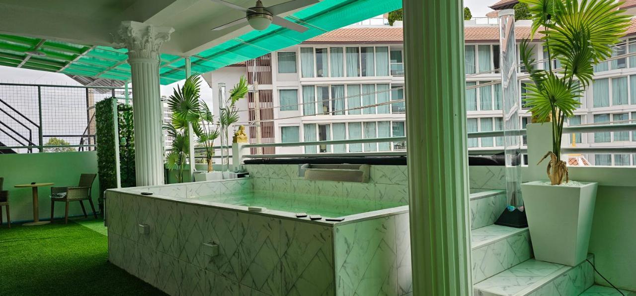Xcess Residence Pattaya Buitenkant foto