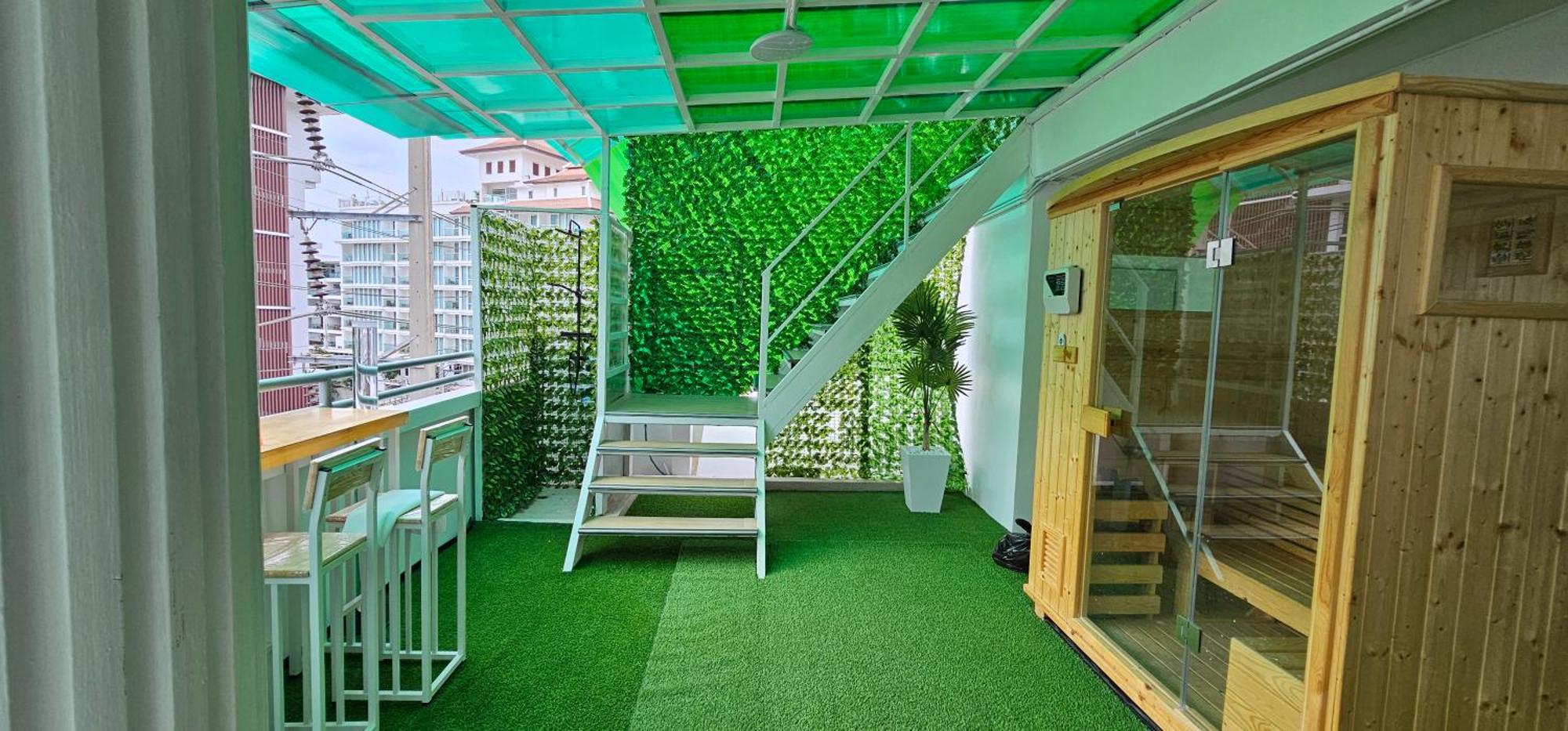 Xcess Residence Pattaya Buitenkant foto