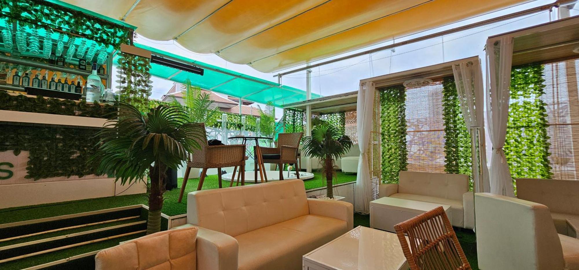 Xcess Residence Pattaya Buitenkant foto