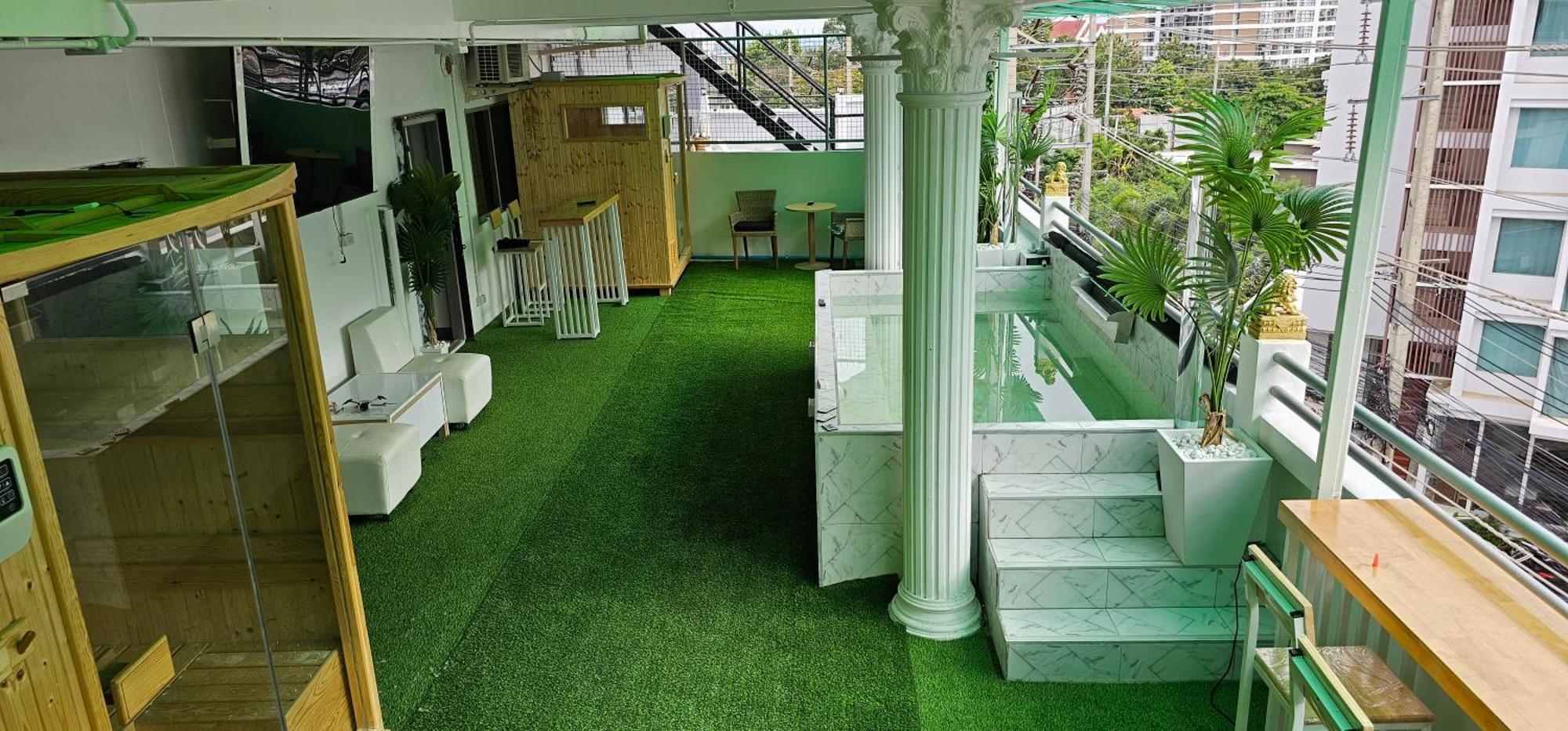 Xcess Residence Pattaya Buitenkant foto