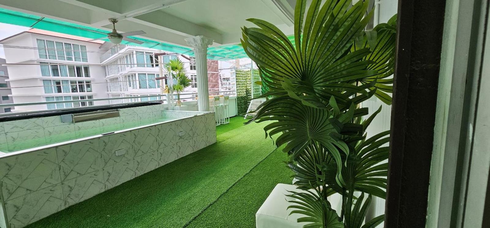 Xcess Residence Pattaya Buitenkant foto